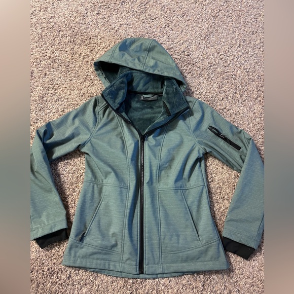 Free Country Softshell Jacket - Picture 2 of 4